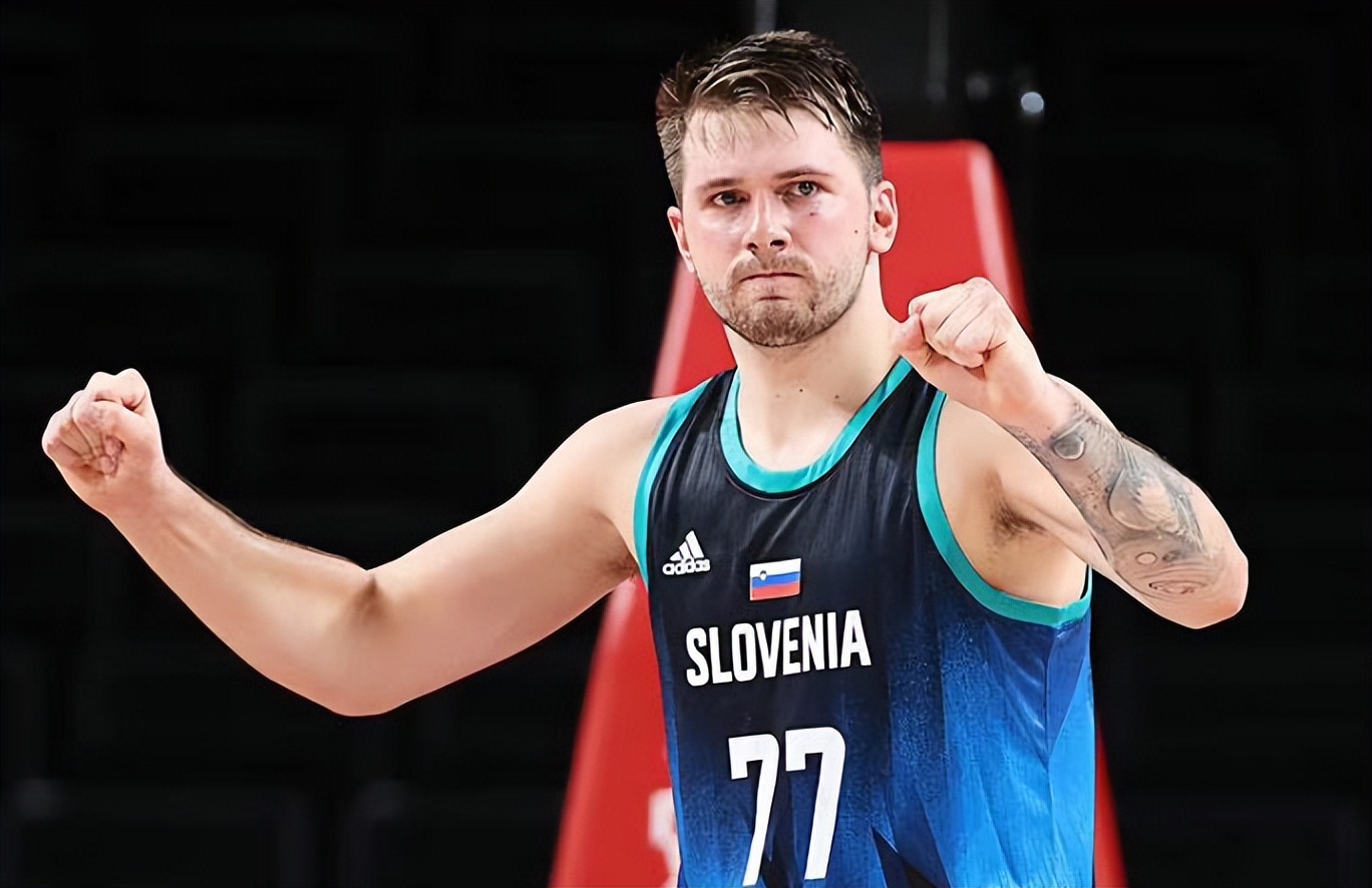 TA：曼城明夏可能签右后卫和右边锋，他们仍在关注利夫拉门托（The Athletic：曼城拟于明夏补强右后卫与右边锋，利夫拉门托仍在候选名单）