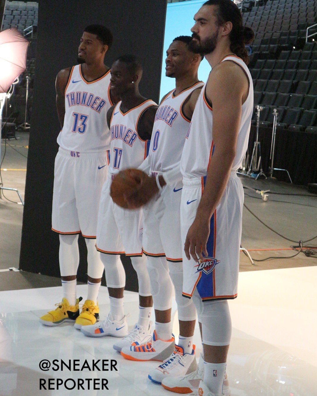 凯尔：比赛中阿德耶米被挑衅但保持了冷静，这说明他又成长了（凯尔：阿德耶米赛场遭挑衅仍冷静应对，成熟度再提升）