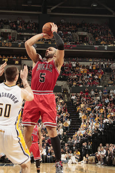 李章洙回渝参加足协杯夺冠25周年纪念赛，感慨儿子当年才初中（李章洙重返重庆出席足协杯夺冠25周年纪念赛，感叹儿子当年仍在读初中）