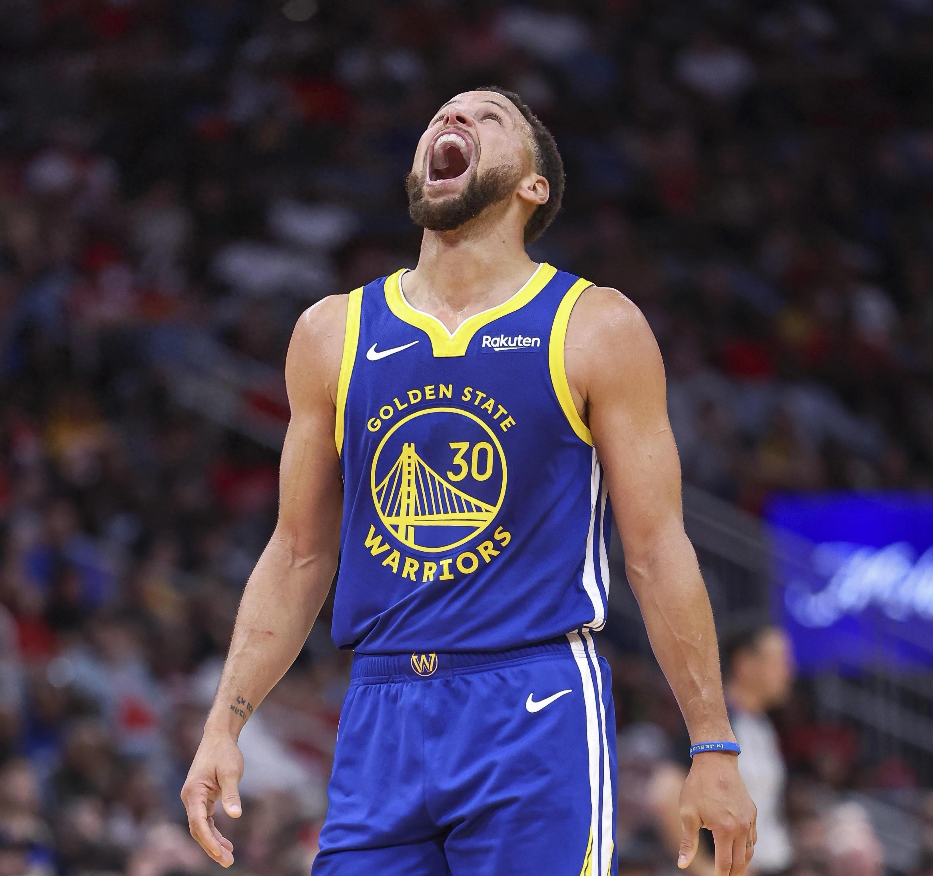 翻修球场，“连滚带爬”为的是“从从容容”（球场翻修：先“连滚带爬”，才有“从从容容”）