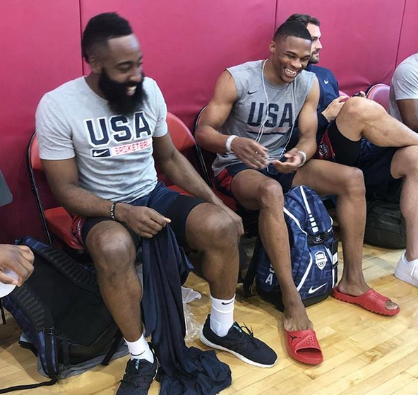 博努奇：我坚信加图索带领国家队走的是正确道路（博努奇坚信：加图索正引领国家队走在正确轨道上）