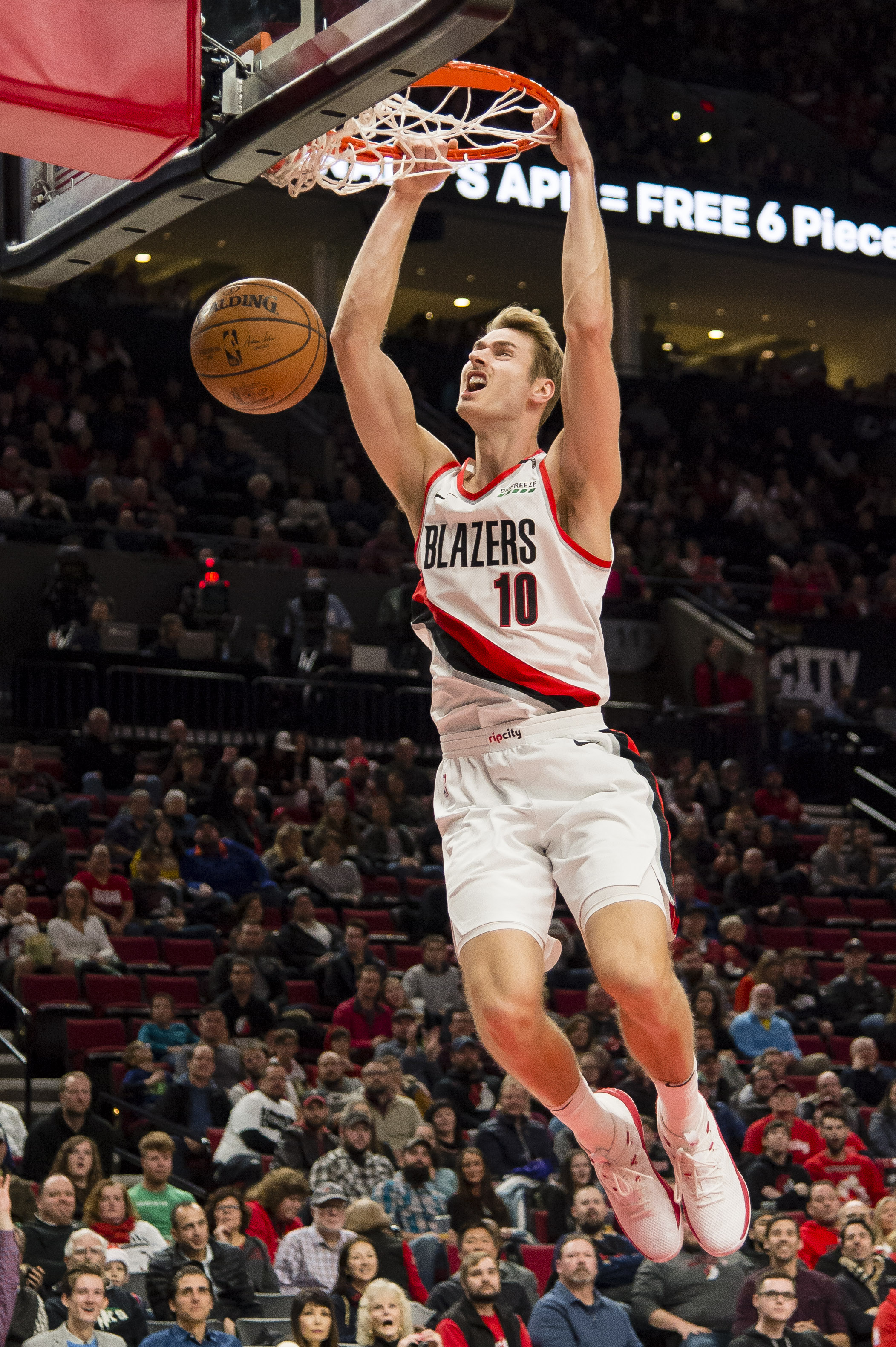 曼城大幅轮换？夸安萨：他们今晚首发的球员有些也是世界级的（曼城或大轮换？夸安萨：今晚首发仍有多名世界级球员）